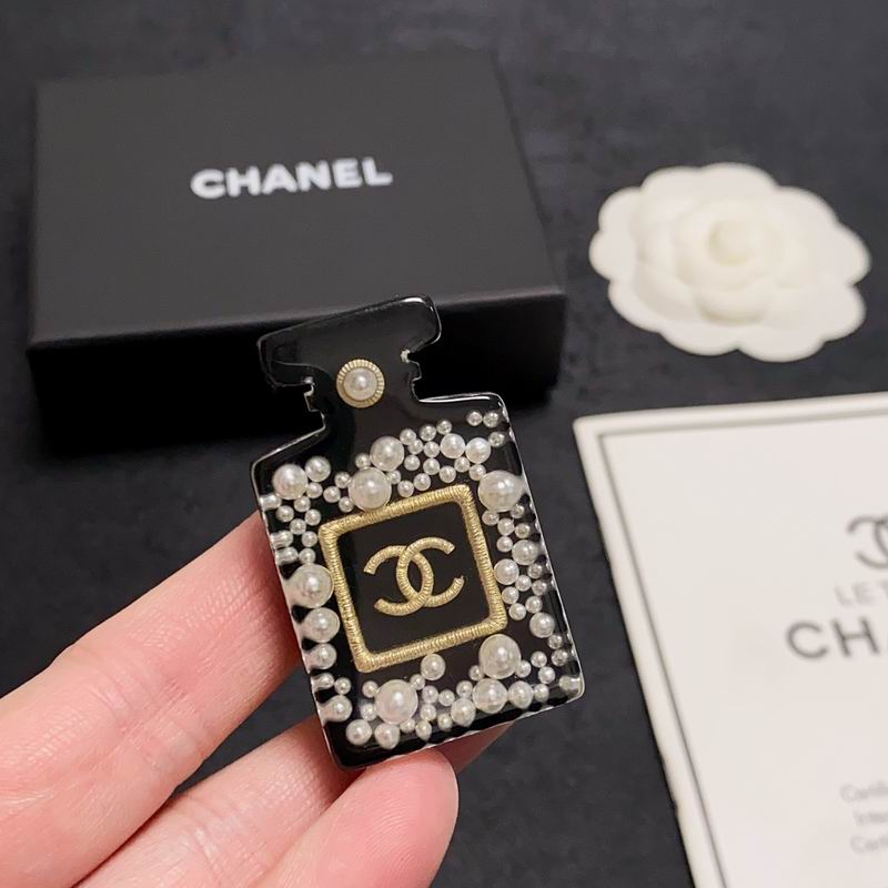 Chanel Brooch 1lyx43 (1)